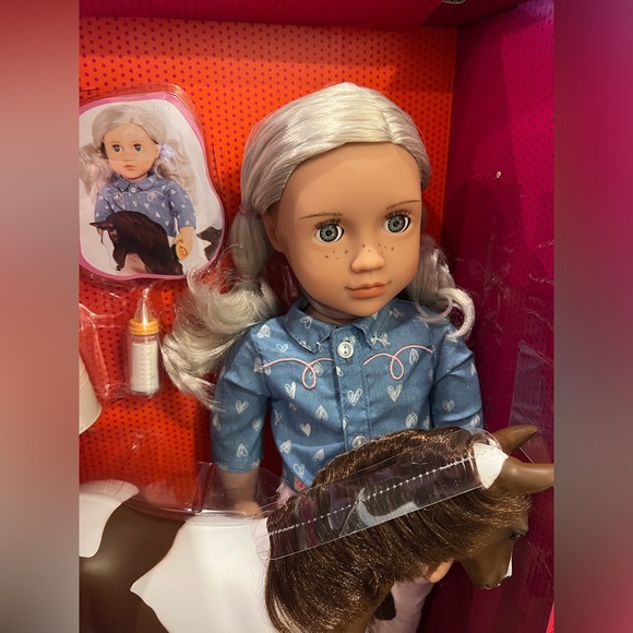 Our Generation 18” Equestrian Doll & Horse Set Yanira with foal - Picture 2 of 5